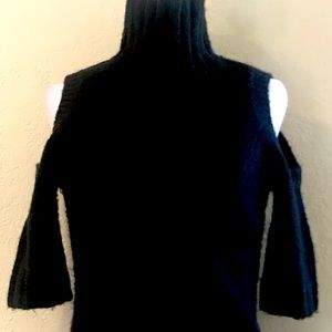 Cut Out Shoulders Sweater